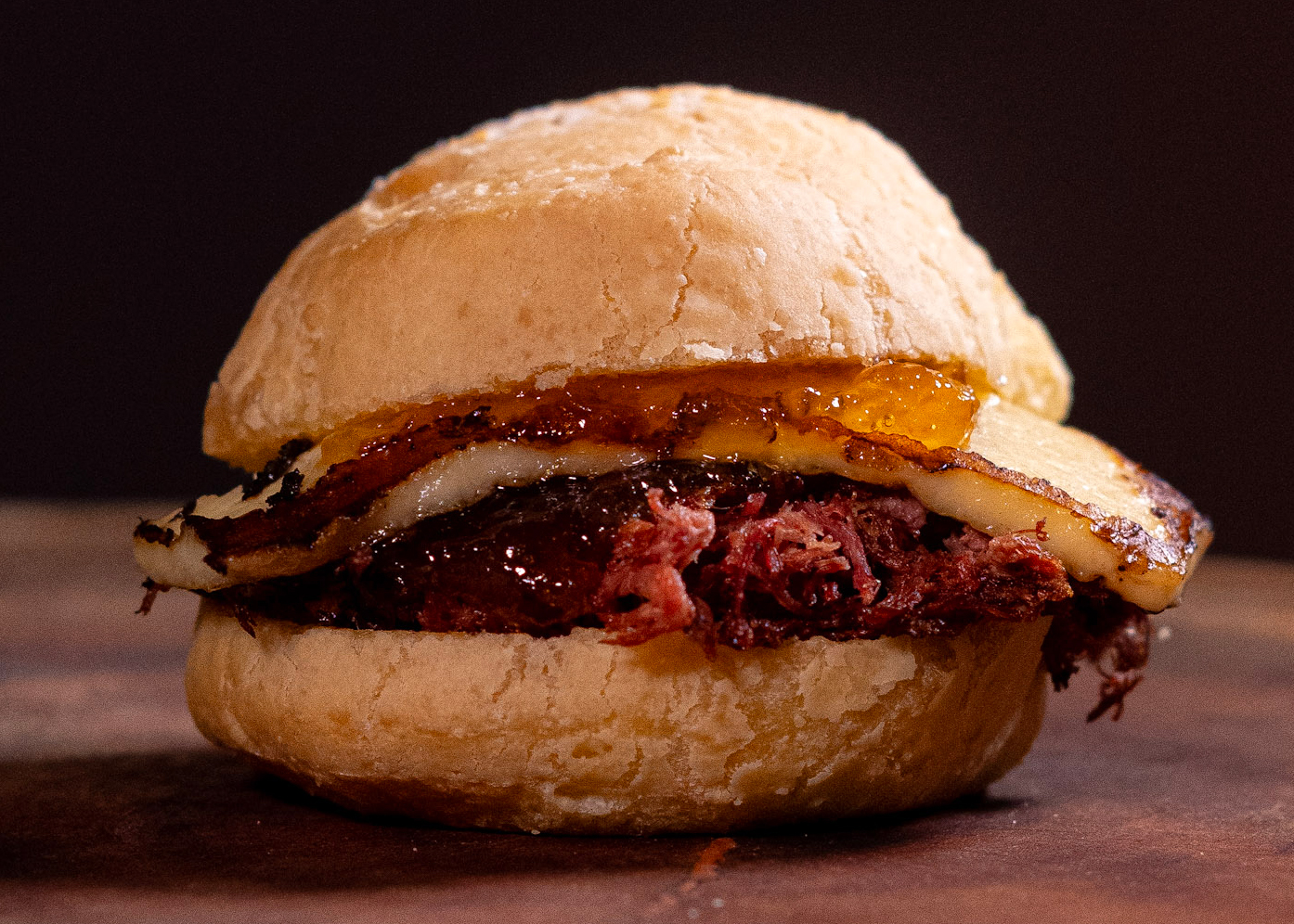 Burger de pão de queijo de Carne Seca com Queijo Coalho